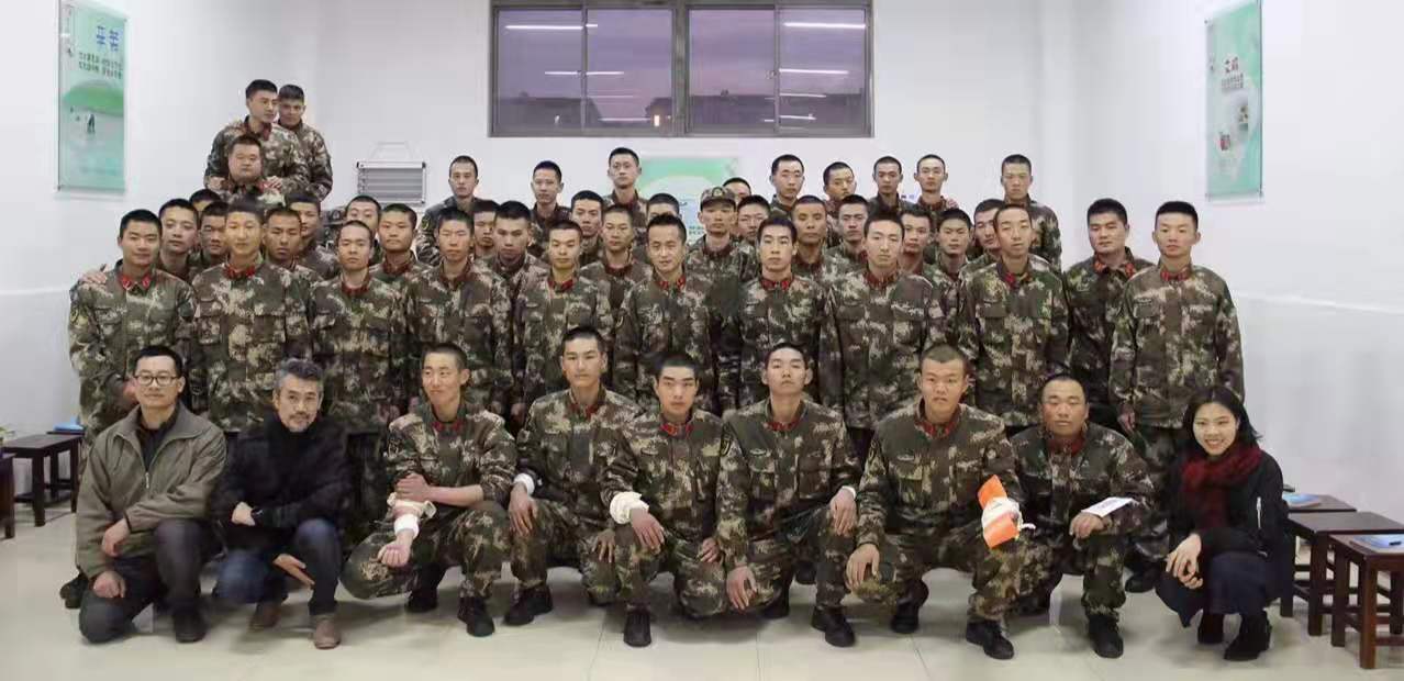 急救高级顾问王铁军老师为武警某部队提供急救培训和特效伤情模拟演习